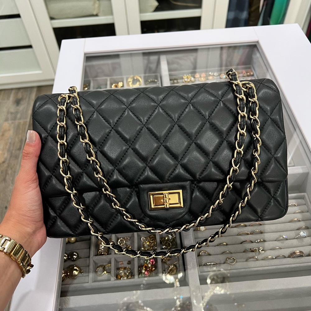 Classic Quilted Black Shoulder Bag with Gold Chain